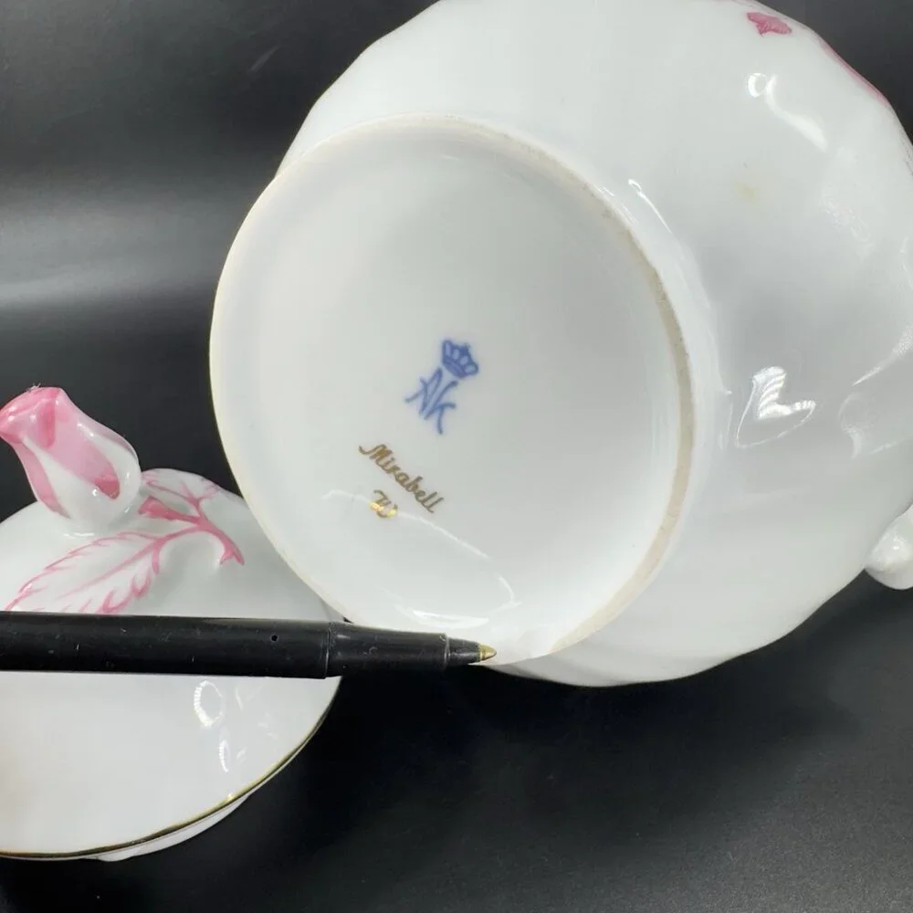 AK Kaiser Porcelain Teapot Rokokoform Dubarry Germany Rose‎ Bud Carafe Mirabell